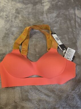 Seamless Padded Sports Bra with Branded Elastic Straps - Coral
